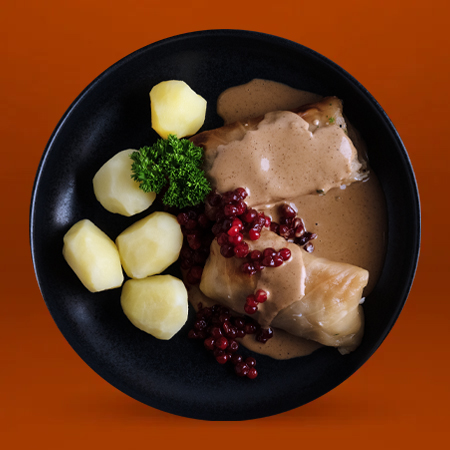 FM_Kåldolmar-med-kokt-potatis-och-lingon